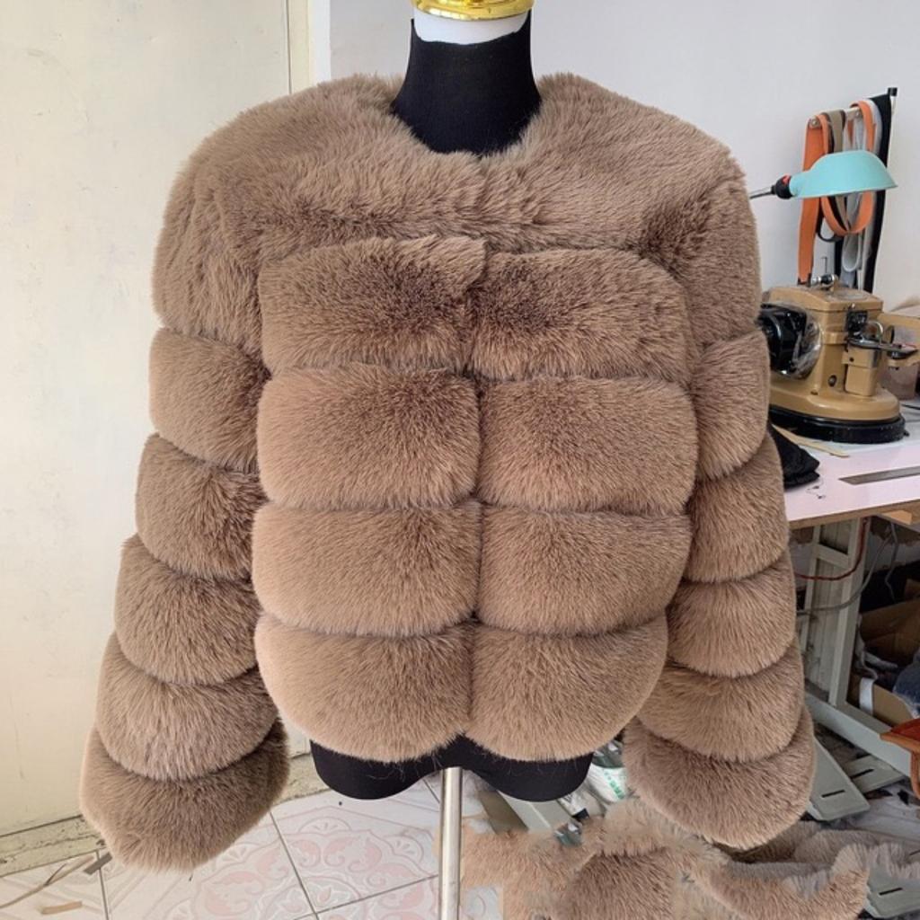VAYLA Damen Mode Kunstpelzmantel Super Heiß Herbst Winter Damen Kurzer Kunstfuchs Pelz Flauschige Jacke Hohe Qualität 7XL Damen Pelzige Mäntel