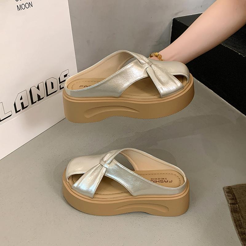 

Thick bottom heightening small bag head slippers women wear stepping on shit 2025 summer new beach temperament cool slippers 40