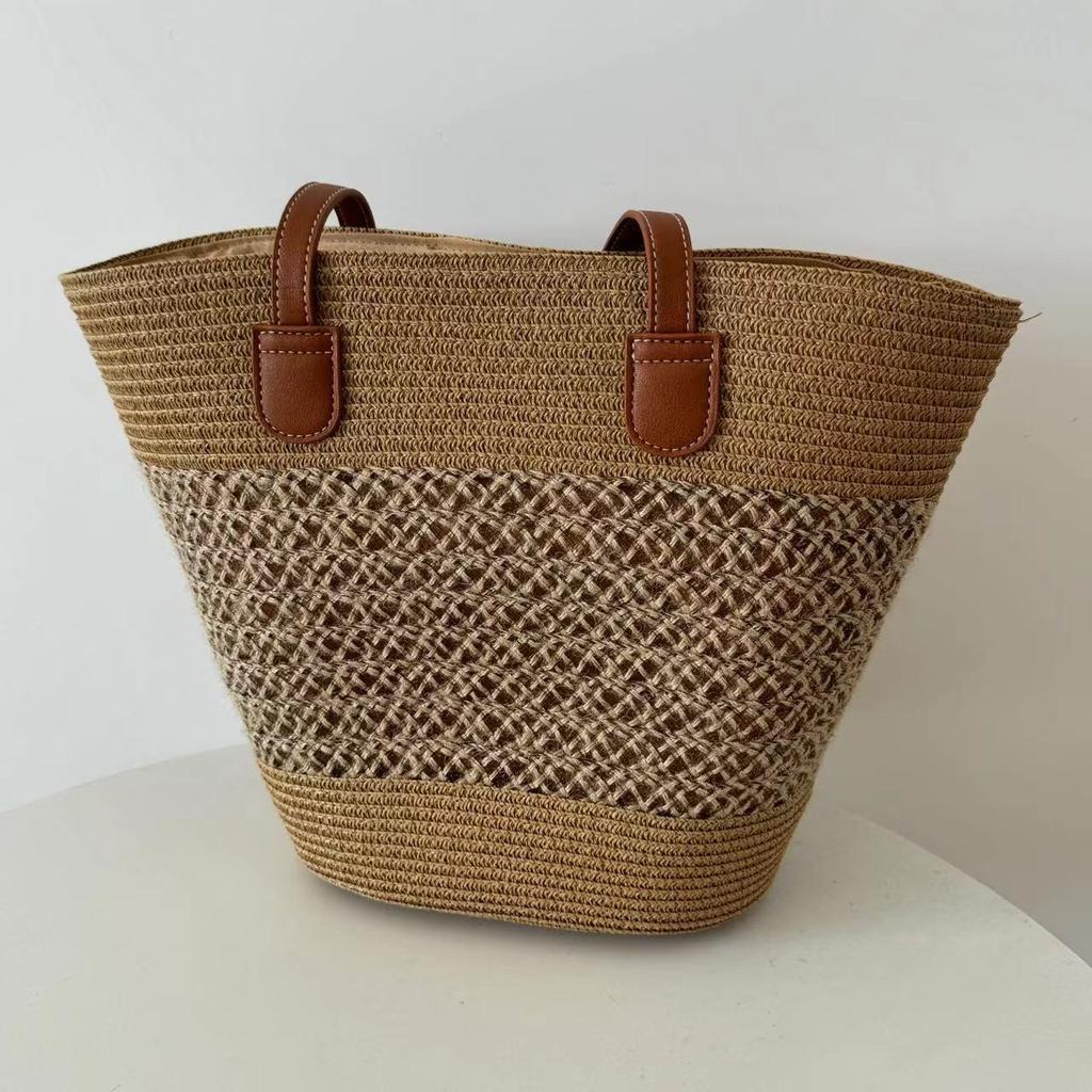 2025 summer new large-capacity retro literary and artistic fan woven shoulder portable women's bag fashionable striped straw bag