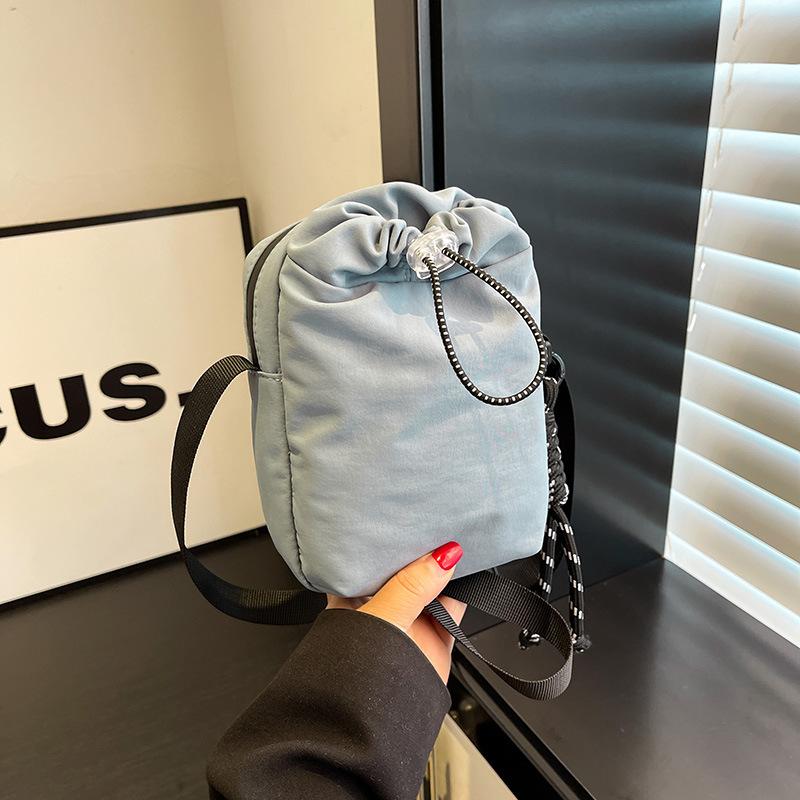 

Японская и корейская литературная сумка-мессенджер на одно плечо, маленькая сумка на шнурке, нишевая, высококлассная, смелая, модная и легкая мини-сумка-мессенджер, сумка single package синий