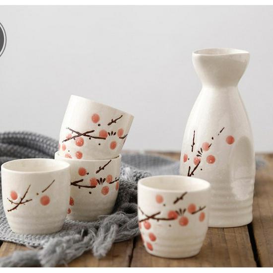 Japanese Sake Decanter Set with Small Sake and Baijiu Cups