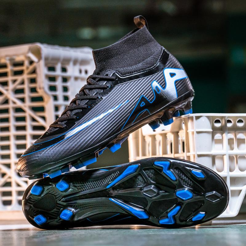 Pei trains a high-top football shoe with broken European Cup Mba spikes, competition shoes 2025 spikes, and the price is excellent.