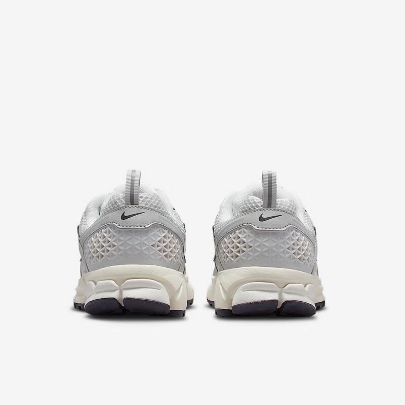 Nike Women's Vomero 5 BG 1 Running Shoes