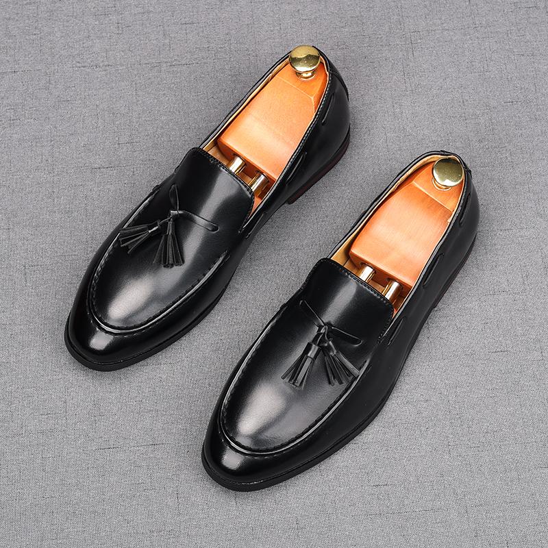 Fashion Fashion New Men's Tassels Leather Flats Shoes Male Black Brown Designer Comfortable Loafter Homecoming Wedding Dress Footwear