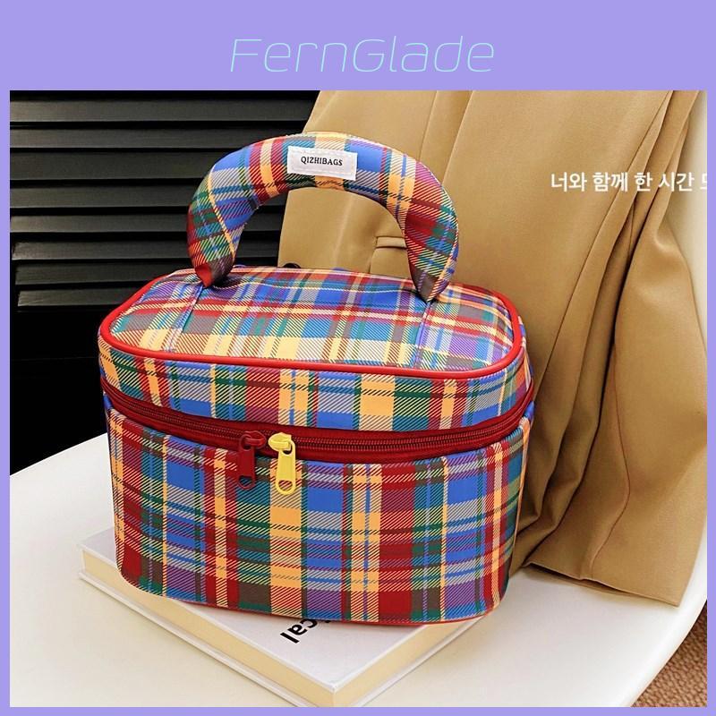 Vintage Plaid Cosmetic Bag With Multiple Compartments For Travel And Daily Use
