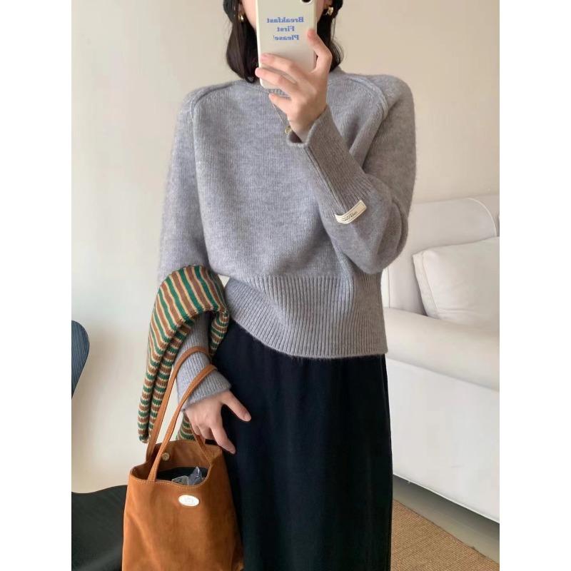 Autumn and winter round neck long-sleeved sweater women's short solid color knitted sweater simple high waist legs long knitted bottoming shirt