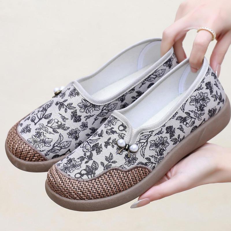 Scarpe da donna primavera nuova moda casual versatili scarpe da madre di mezza età e anziane scarpe comode da donna in tessuto