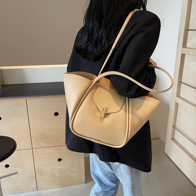 Yogodlns Designer-Edit Large Tote Bag Trendy Lock Detail Satchel, Chic Underarm Purse for Women, Minimalist Crossbody & Work Bag