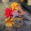 Mode Karneval Party Maskerade Maske Seitenblume Spitze Mardi Gras Maske Elektronisch Elegant LED Halbgesichtsmaske für Damen