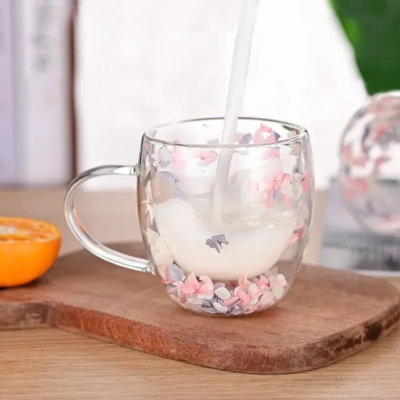 Creative Dobbelvegg Glasskopp Tørket Blomsterfyll Glasskopper Te Kaffekopper Gaver Høyt borosilikatglasskopper med håndtak