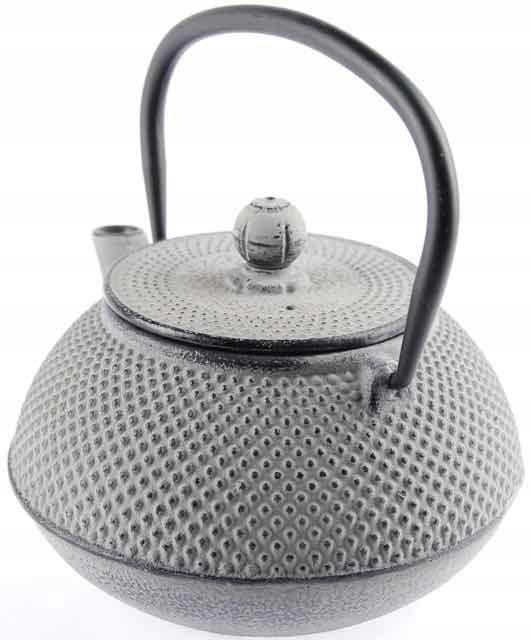 Cast Iron Kettle 0.8L With Infuser + 2 Cups Tea Set