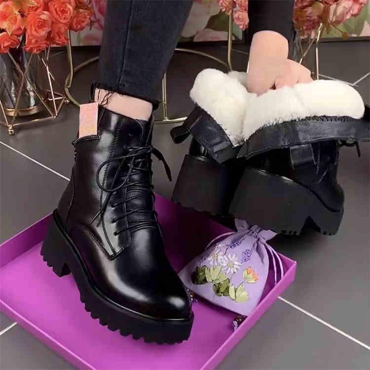 

2024 осень-зима новые ботинки Martin с мягкой бархатной подошвой модные универсальные женские хлопковые ботинки нескользящие теплые женские ботинки 40