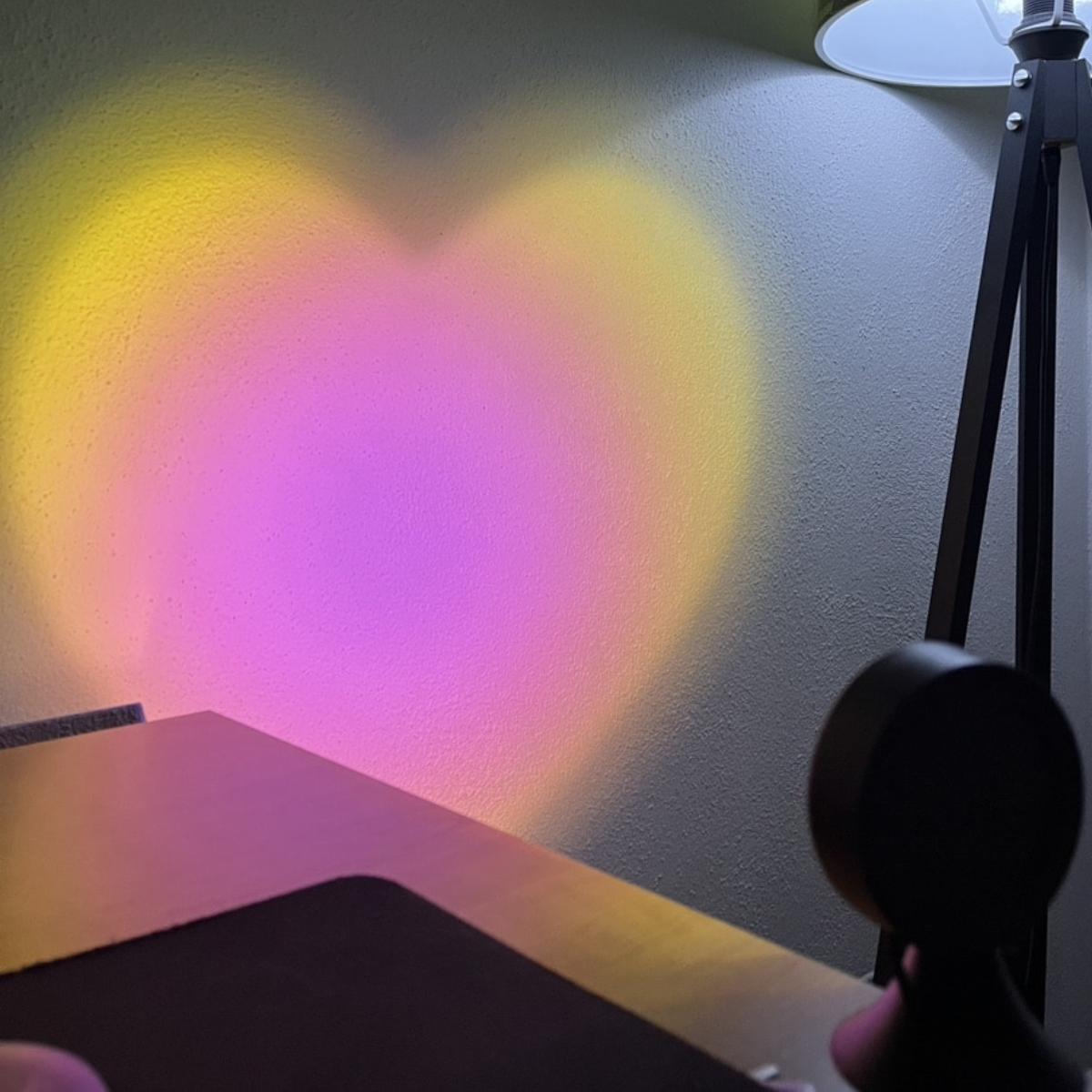 

Pink heart-shaped table lamp projector sunset light environment night photography party bedroom Christmas room home decoration black розовый