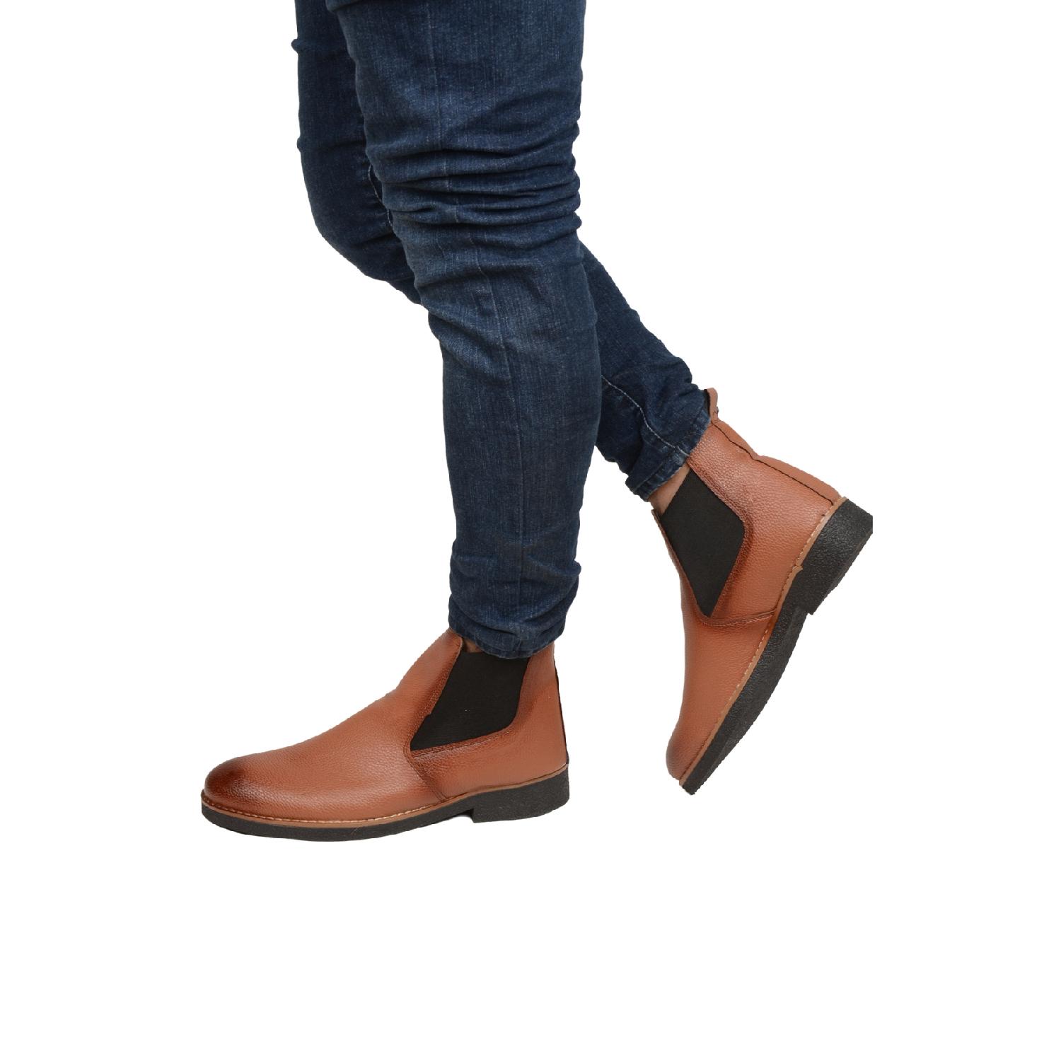 

Кожаные сезонные мужские ботинки Модель Челси 42 коричневый