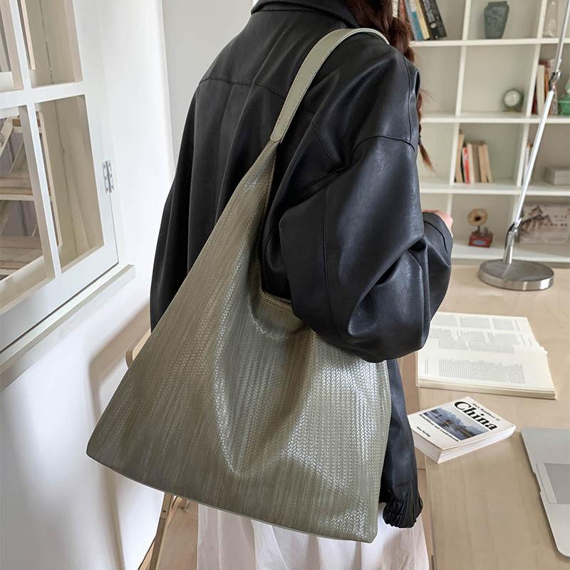 IELGY Ladies Tote Bag Large Capacity Retro Casual Shoulder Commuter