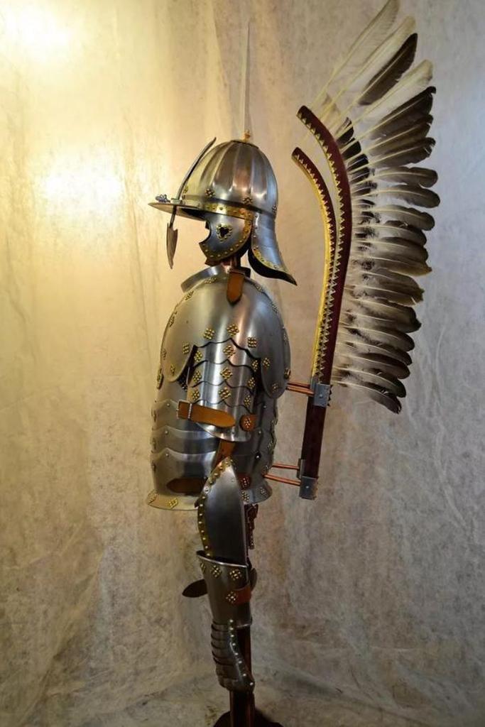 Polnisches Edler Ritter Kostüm Set mit Helm für Cosplay LARP Renaissance Veranstaltungen