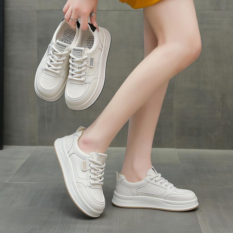Stepping on shit little white shoes women's 2025 new popular versatile flat-bottomed imitation leather casual sports soft-soled student board shoes