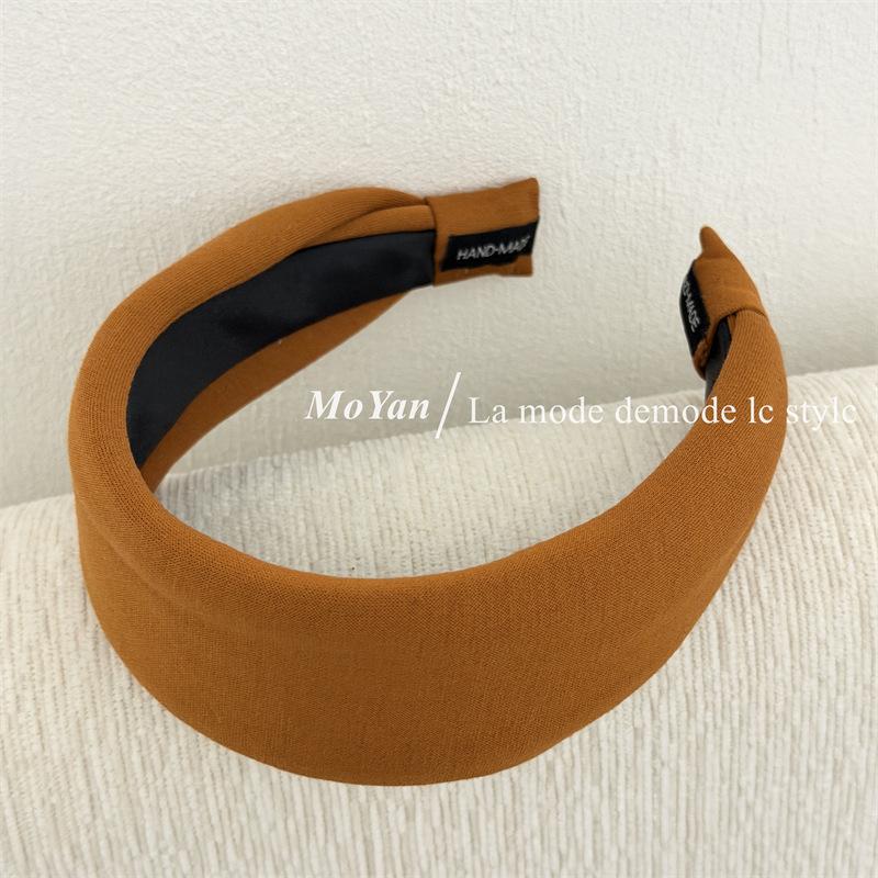 Hairband with A Sophisticated Look. Fall and Winter Headband for Women. New Design. Outdoor Hairpin To Hold Back Hair.
