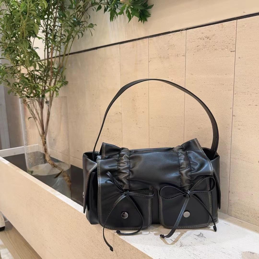 

Wasteland Wind Dark Punk Locomotive Универсальная плиссированная сумка-подушка с бантом Bento Bag Портативная сумка на подмышку с завязками чёрный