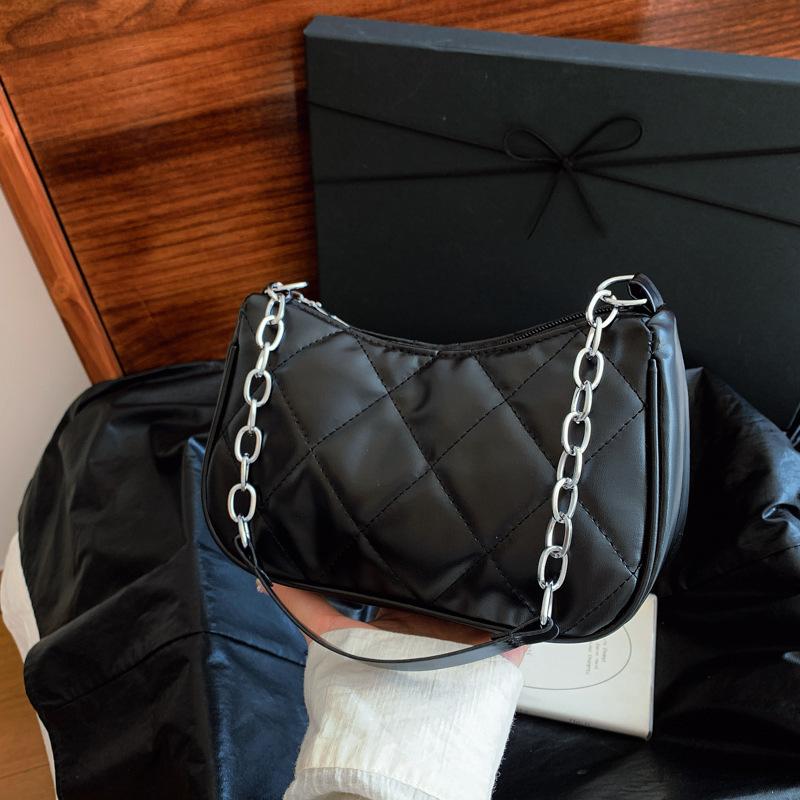 Textured Diamond On the New Casual 2025 Spring New Solid Color Fashion Trend Foreign Style Portable Underarm Shoulder Women's Bag