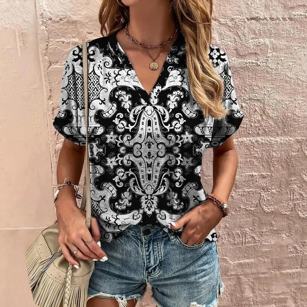 Retro Geometric Color Blocked 3D Printed Women's Fashionable V-neck Short Sleeved T-shirt