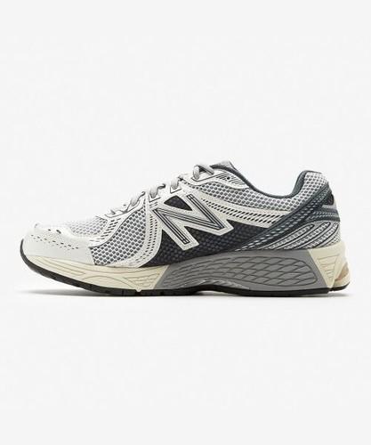 New Balance 860V2 White Black Casual Sneaker ML860SN2 Unisex