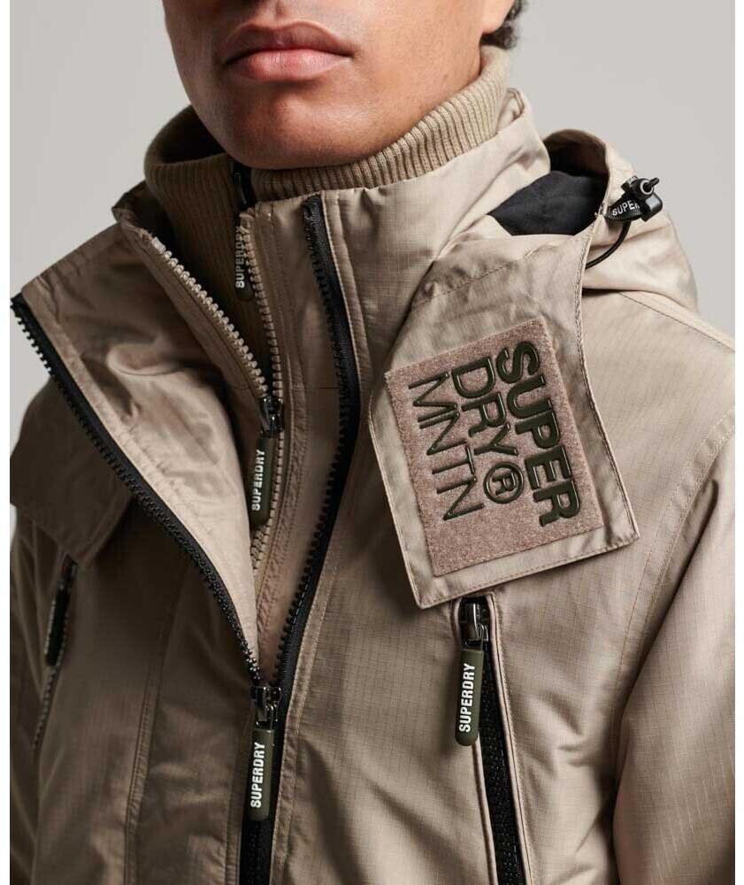 Куртка-ветровка Superdry Mountain (M5011868A) бежевая