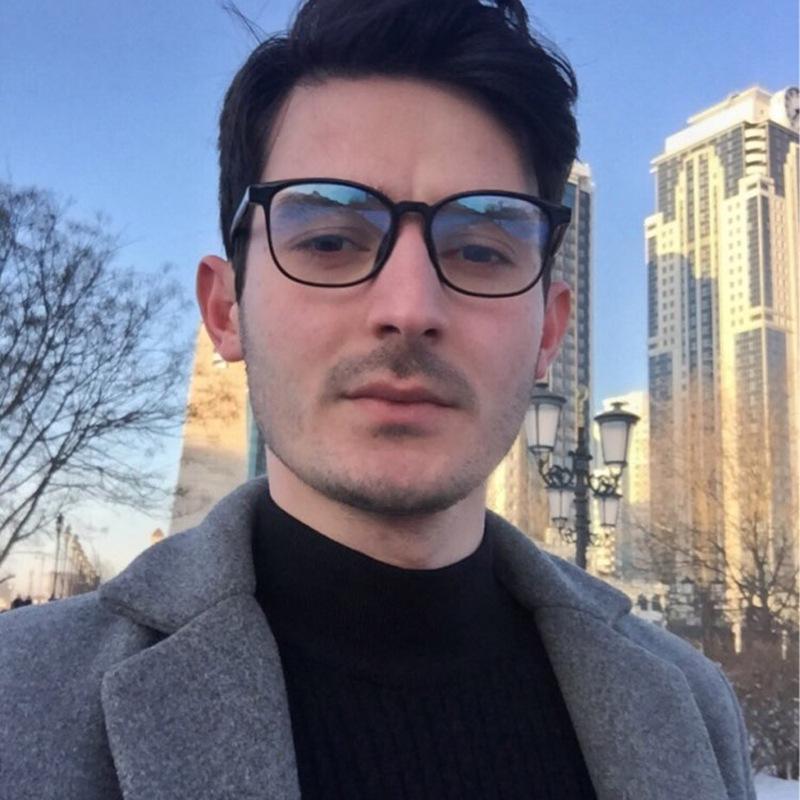 Classic New Women Glasses Men Anti Blue Light Glasses Fashion Personalized Eyeglass Frame Square Transparent Glasses Unisex