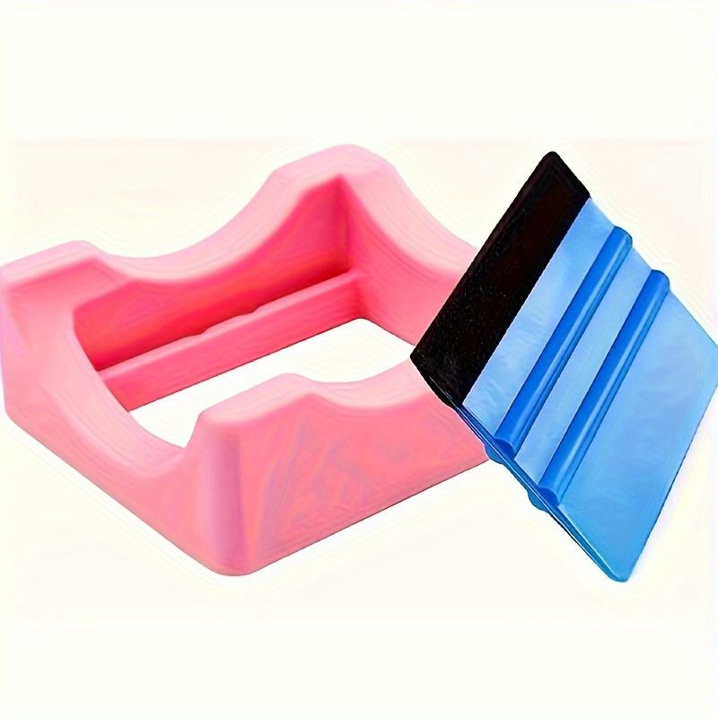 

Надежный держатель для стакана из силикона со встроенными слотами и фетровым скребком по краю — противоскользящий, идеально подходит для виниловых наклеек и поделок розовый