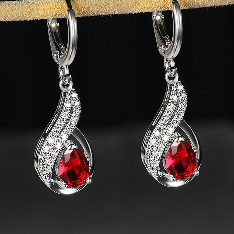 Teardrop Zircon Diamond Stud Earrings: Elegant, Simple, and Versatile Jewelry for Women