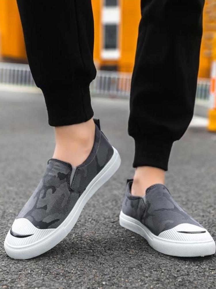 Fashion Canvas Sneakers Summer Korean Style Round Toe Slip-on Men's Casual Shoes Low Price Breathable Trends 2025 Non-leather Male Shoe