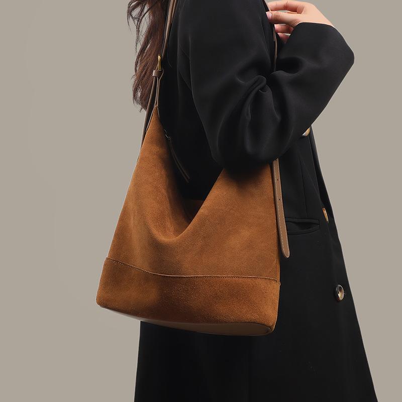 Bags Women's New Women's Bags Autumn and Winter Leather Shoulder Underarm Bags Maillard Fashion Commuter Bucket Bags