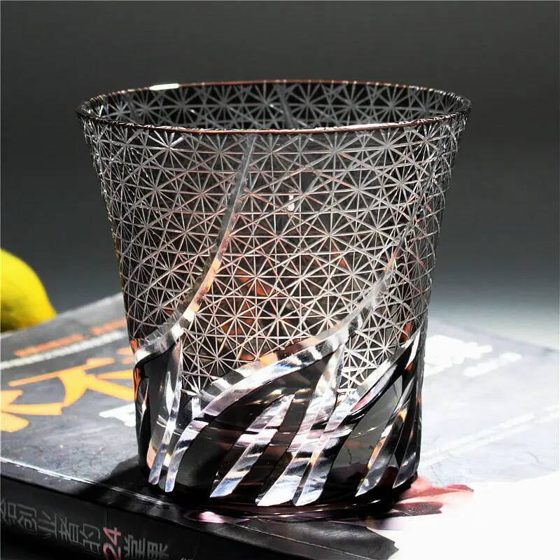Meest kosteneffectieve Edo Kiriko Glas Handgesneden Gekleurd Kristal Whiskeyglas Wijnglas Wijnglas Fijn Tafelgerei Houten Geschenkdoos 260ml