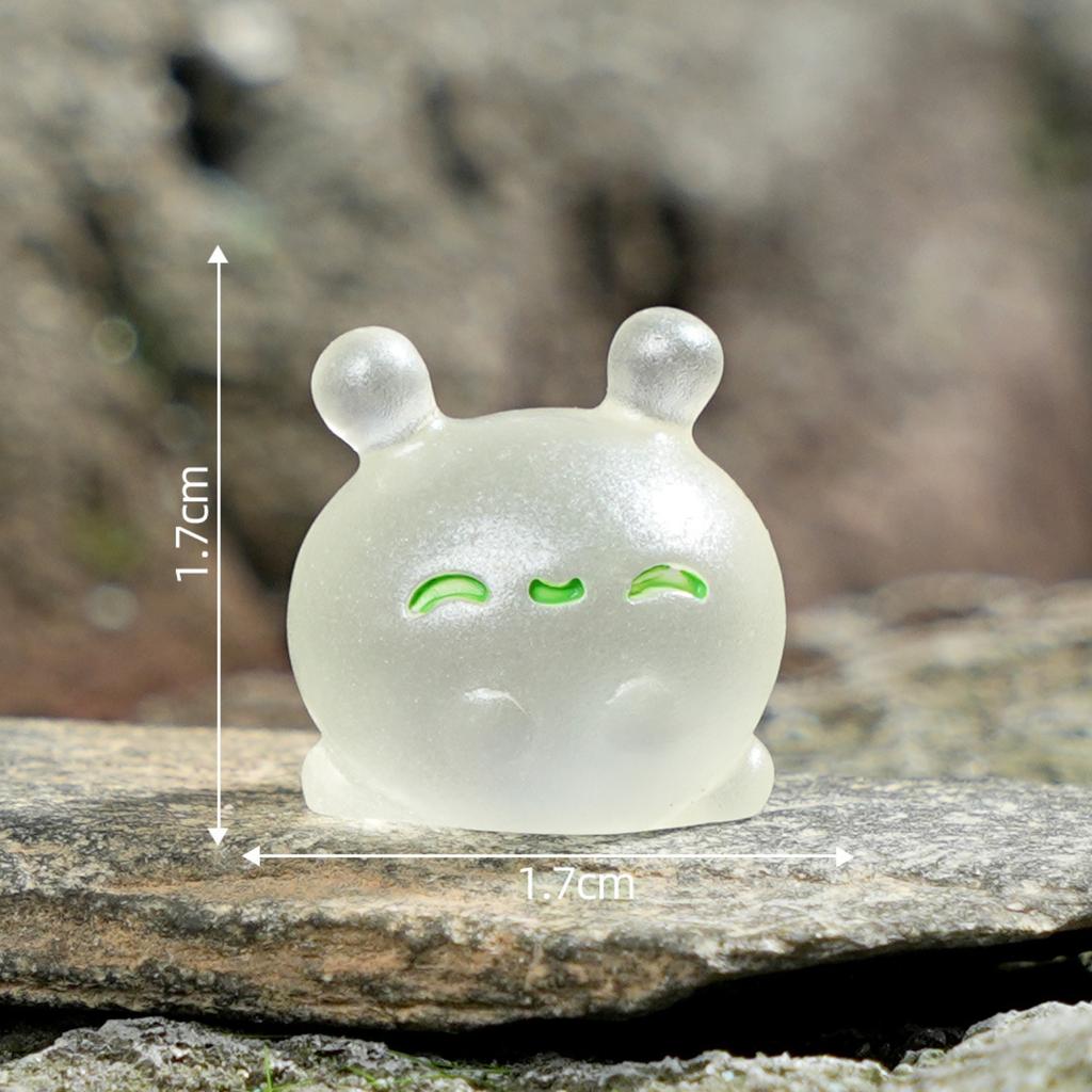 Glow-in-the-Dark Resin Figurine Micro-Scenery Decorative Ornament Cartoon- Adorable Viral Glowing Desktop Craft Item