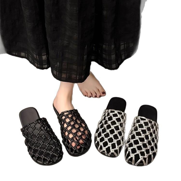 Beautiful woven hollow cool slippers women's summer wear 2025 new super fire fashion fishing net shoes bag head half slippers