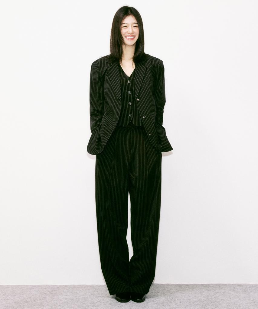 Nigaennikol Tailored Stripe Pintuck Slacks_Black