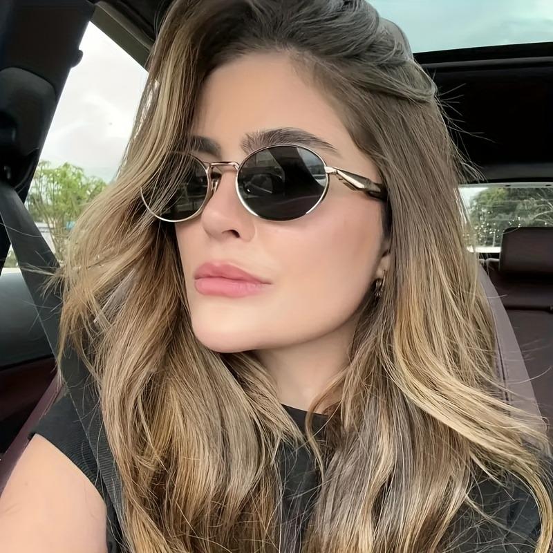 Vintage Y2K Style Oval Glasses Golden Metal Frame with Tortoiseshell Accents Black Lenses Perfect for Casual Parties