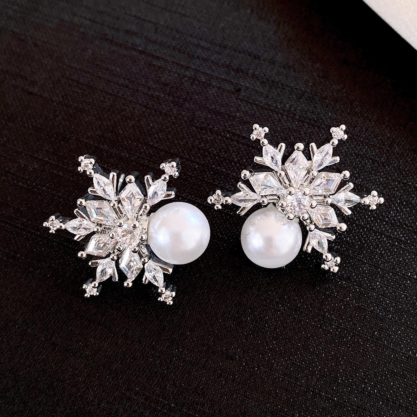 Korean sweet zircon snowflake pearl stud earrings niche earrings fashion exquisite versatile earrings women