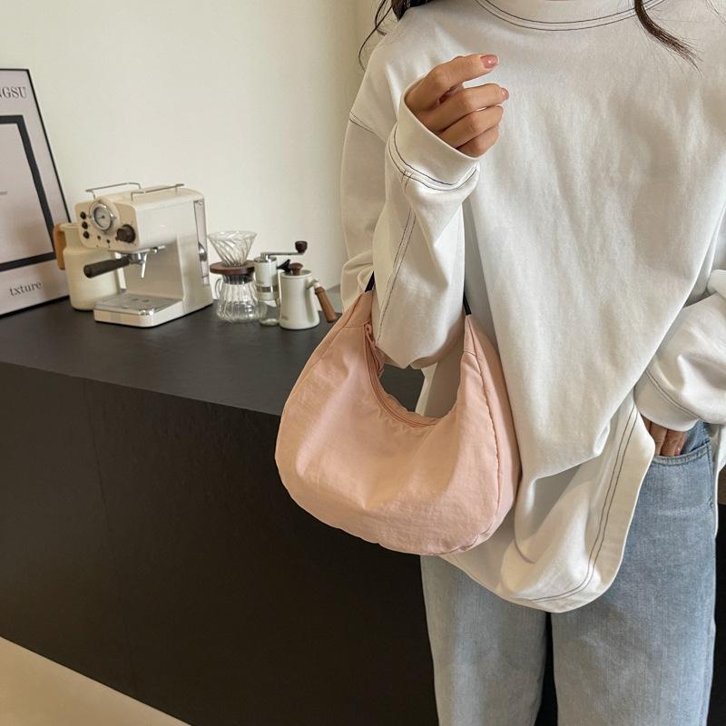 Lightweight and Simple Solid Color Dumpling Bag Women's Casual Versatile Hand Carry Shoulder Bag Japan and Korea Commuter Messenger Small Cloth Bag