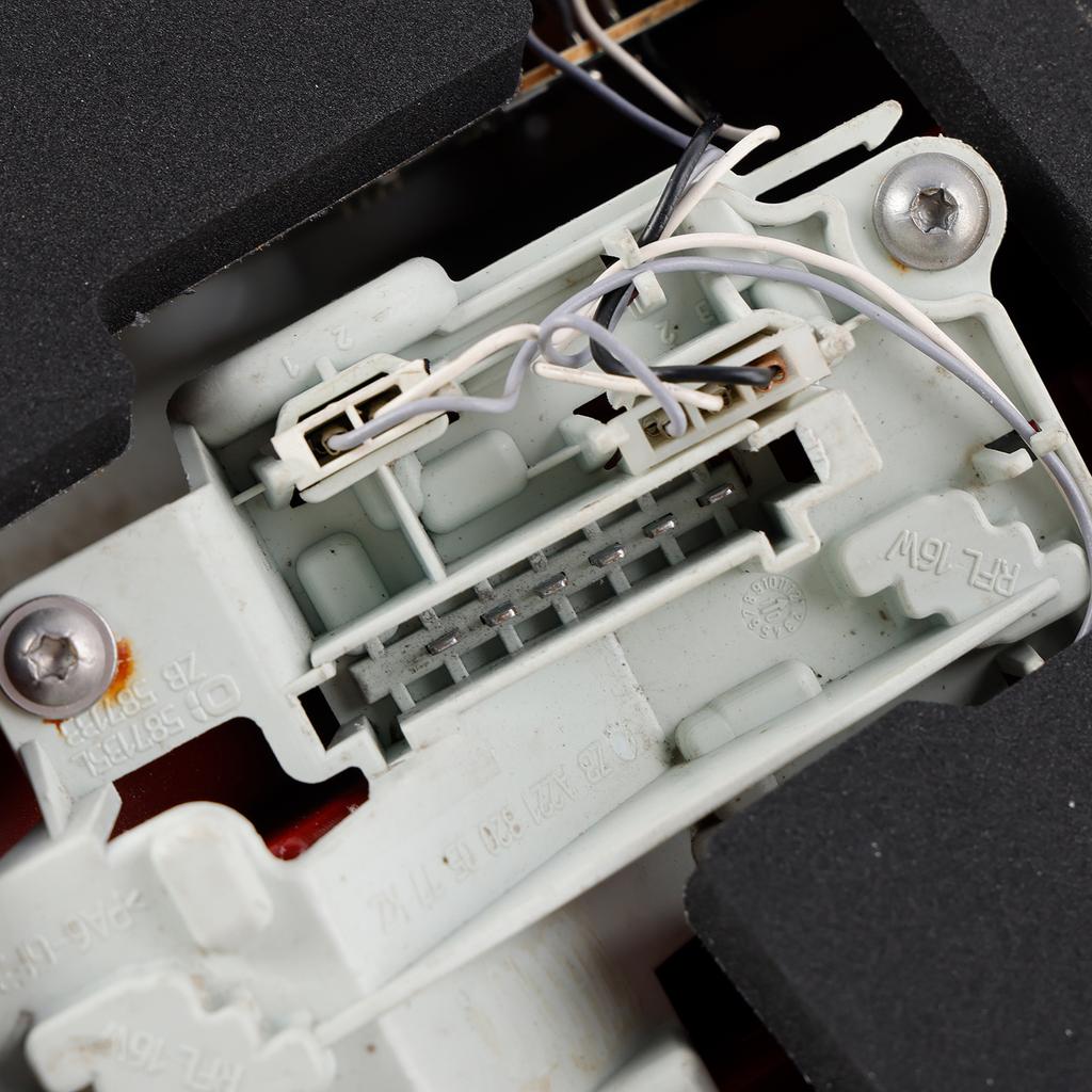 Left LED Tail Light Lamp 2218201364 For Mercedes Benz W221 S-Class 2007-2013