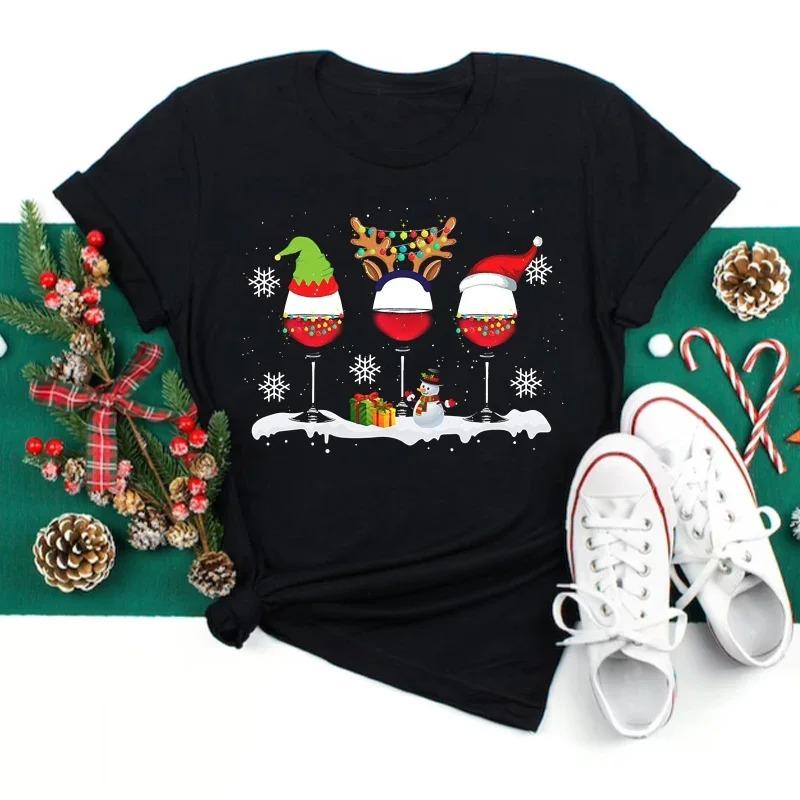 T-shirt Graphique Mignon de Noël Avec des Éléments Amusants de Verre à Vin, Bonhomme de Neige, Chapeau de Père Noël Designs T-shirt Décontracté Élégant à Manches Courtes