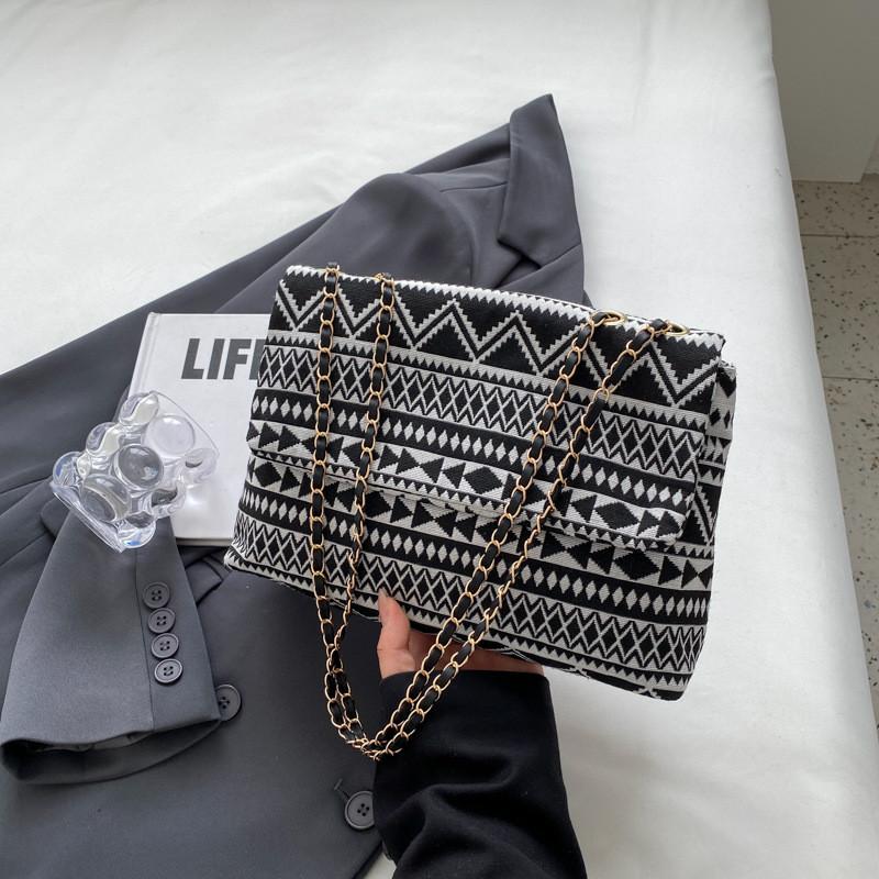 

Style Bohemian Geometric Pattern Women Shoulder Chain Cloth Bag For Use Daily