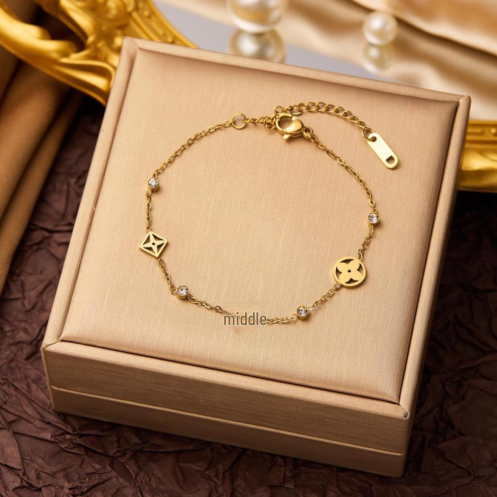 Neues Modisches Titanstahl Anlauffreies Armband für Damen - Vielseitige Europäische Stil-Trends