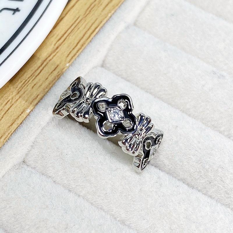 Dark Personality Four-Star Four-Leaf Clover Enamel Drip Ring Irregular Fold Personality Advanced Sense Stacked Ring