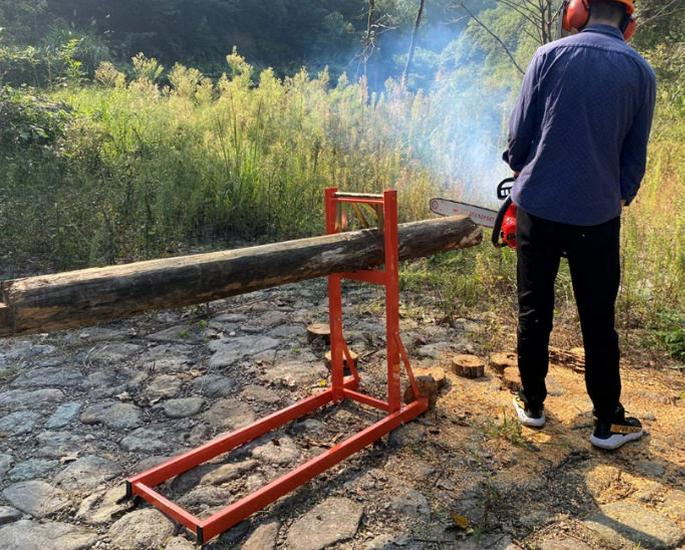 

Compact Folding Wooden Sawhorse Stand
