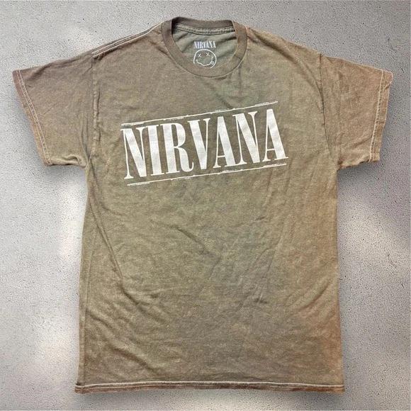 Мужская футболка с графическим принтом Nirvana, размер Medium, оливково-зеленая, выцветшая, с изображением смайлика, футболка группы M M