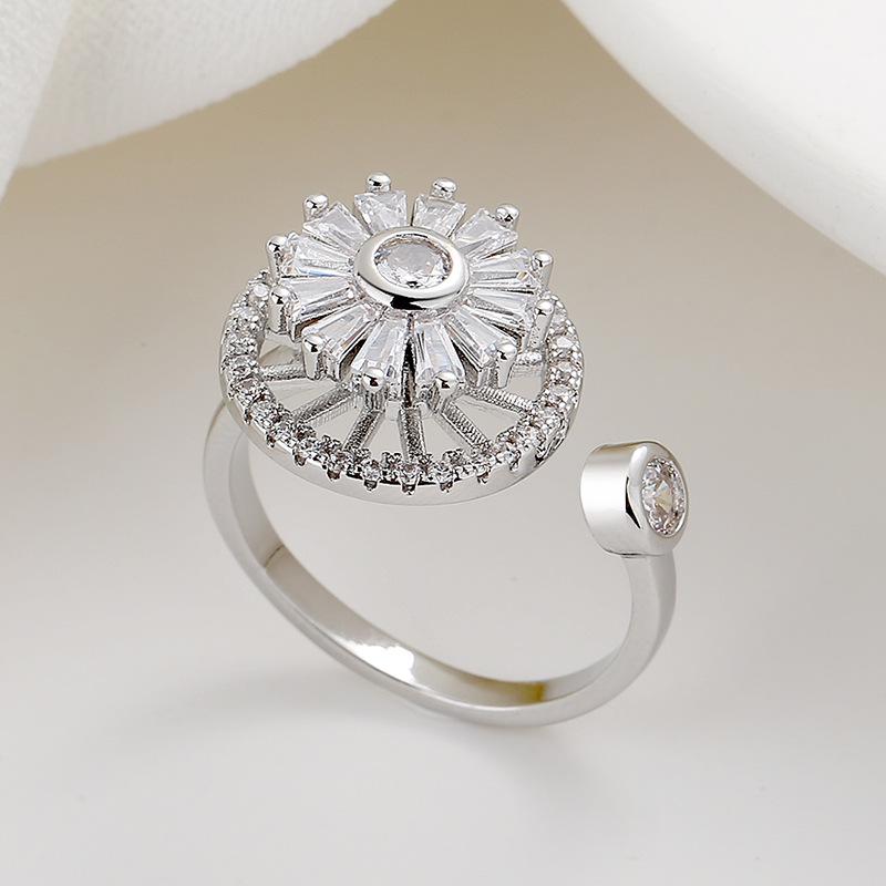 

Women s Rotating Four-Leaf Clover Ring, Adjustable Index Finger Micro-Paved Style золотой