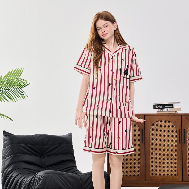 

Женский пижамный комплект кардиган и шорты из хлопка тенсел - Весна/Лето M (Female 45-55 kg)