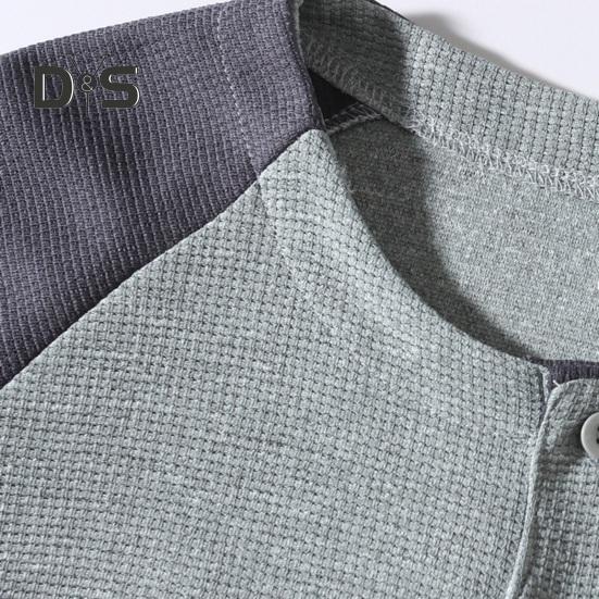 Frühlings- und Herbstoberteil für Herren, normale Passform, Farbblock-Langarm-T-Shirt, geknöpfter Rundhalsausschnitt, Patch-Dekor, lässiges Sport-Party-T-Shirt