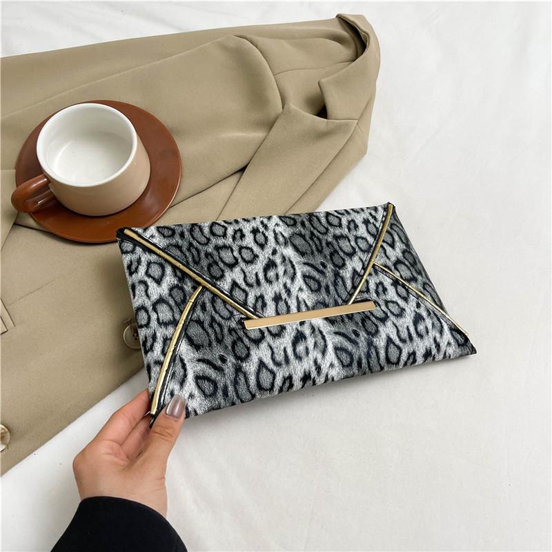 

Клатч 2025 года в тренде в этом году, модная и простая сумка для мобильного телефона, модный и персонализированный простой женский конверт, женская сумка серый